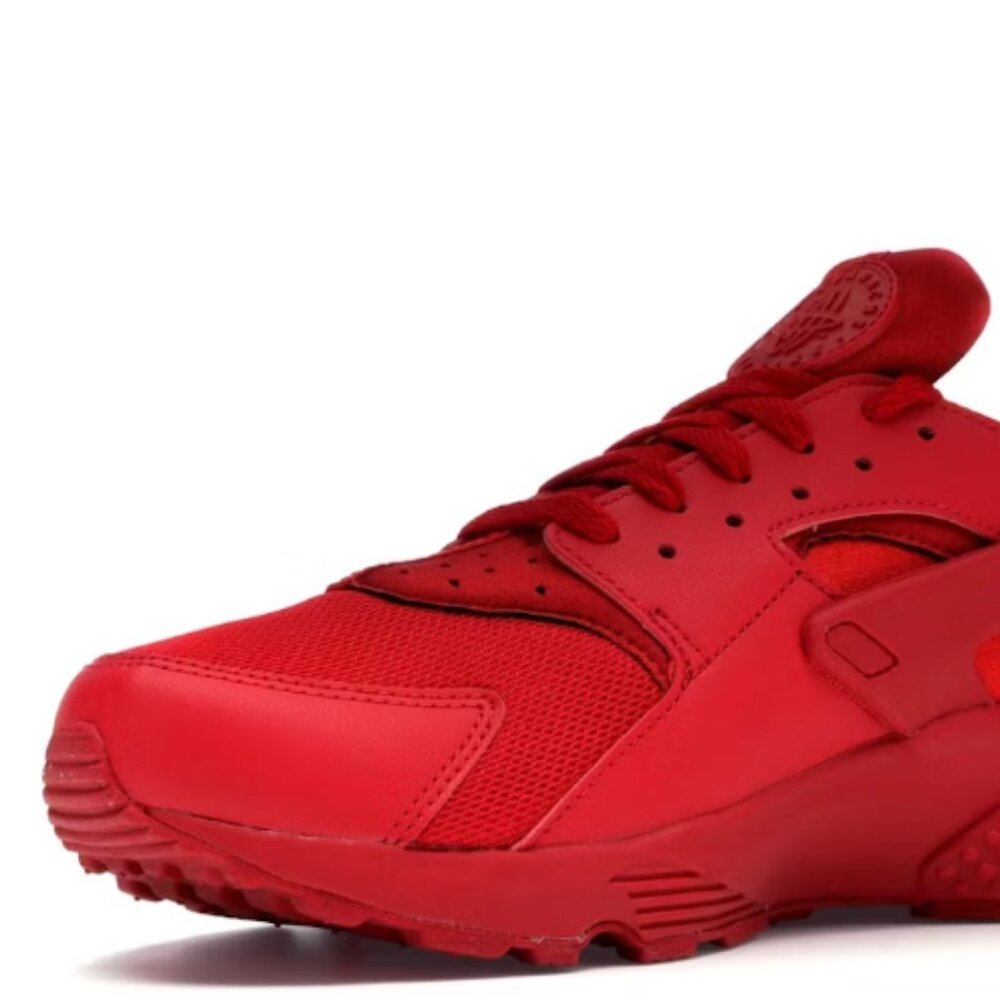 Nike Air Huarache Triple Red Size Youth 7 or Womens size 8.5 Brand NEW - Picture 3 of 10